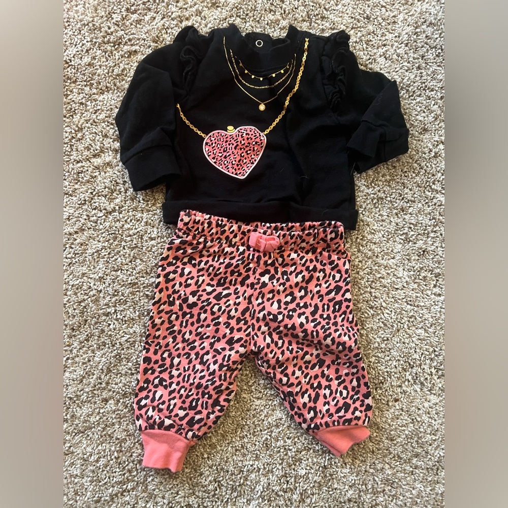 Children’s Place Baby Girl Leopard 2 piece Outfit size 0-3m in pink